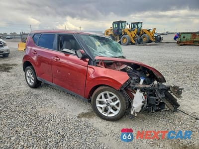 Czwarte zdjęcie samochodu z boku: 2021 KIA SOUL S VIN:KNDJ23AU3M7765251 - miniatura