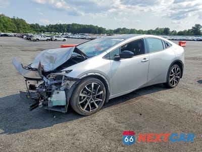 2025 TOYOTA PRIUS JTDACACUXS3040264 - główne zdjęcie licytacji z USA - miniatura