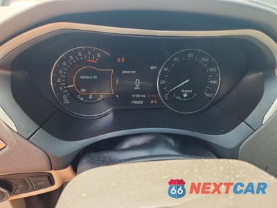 Zdjęcie 9 z 12 samochodu: 2017 LINCOLN MKZ RESERVE VIN:3LN6L5E92HR620278 - miniatura