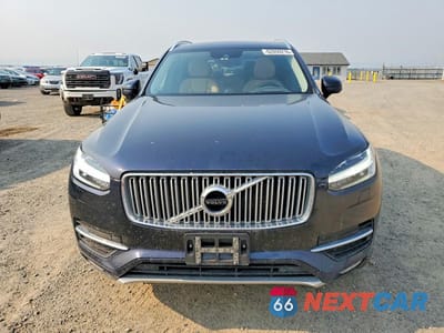 Piąte zdjęcie samochodu w środku: 2016 VOLVO XC90 T6 VIN:YV4A22PL2G1019113 - miniatura