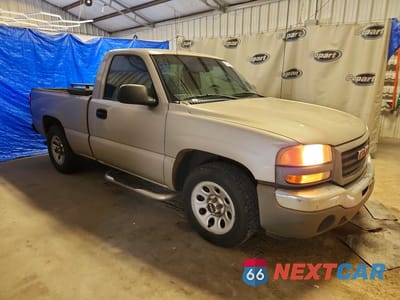 Czwarte zdjęcie samochodu z boku: 2007 GMC NEW SIERRA C1500 CLASSIC VIN:1GTEC14X77Z132544 - miniatura
