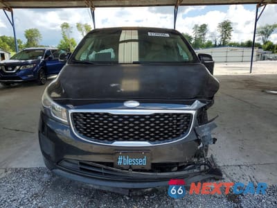 Piąte zdjęcie samochodu w środku: 2018 KIA SEDONA LX VIN:KNDMB5C13J6400596 - miniatura