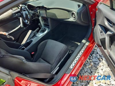 Zdjęcie 8 z 12 samochodu: 2017 TOYOTA 86 BASE VIN:JF1ZNAA19H9701655 - miniatura