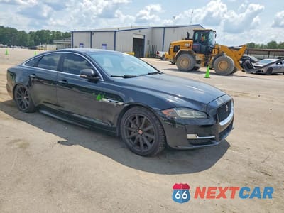 Czwarte zdjęcie samochodu z boku: 2016 JAGUAR XJ VIN:SAJWA1C75G8V91333 - miniatura