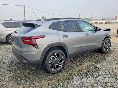 Trzecie zdjęcie samochodu z tyłu: 2024 CHEVROLET TRAX 2RS VIN:KL77LJE25RC166366 - miniatura