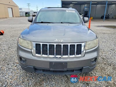 Piąte zdjęcie samochodu w środku: 2011 JEEP GRAND CHEROKEE LAREDO VIN:1J4RR4GT2BC578519 - miniatura