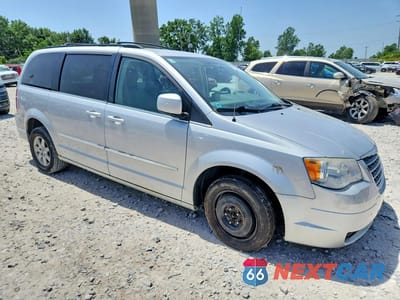 Czwarte zdjęcie samochodu z boku: 2010 CHRYSLER TOWN & COUNTRY TOURING VIN:2A4RR5D16AR226591 - miniatura