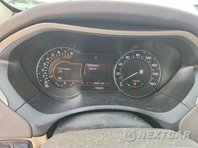Zdjęcie 9 z 12 samochodu: 2014 LINCOLN MKZ VIN:3LN6L2GK7ER812130 - miniatura