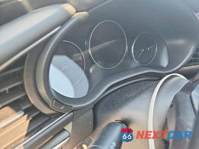 Zdjęcie 9 z 12 samochodu: 2021 MAZDA 3 PREFERRED VIN:JM1BPBCL1M1340117 - miniatura