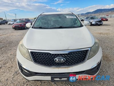 Piąte zdjęcie samochodu w środku: 2015 KIA SPORTAGE LX VIN:KNDPB3ACXF7678709 - miniatura