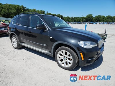 Czwarte zdjęcie samochodu z boku: 2013 BMW X5 XDRIVE35I VIN:5UXZV4C55D0B24411 - miniatura