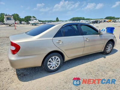 Trzecie zdjęcie samochodu z tyłu: 2004 TOYOTA CAMRY LE VIN:4T1BE32KX4U292891 - miniatura