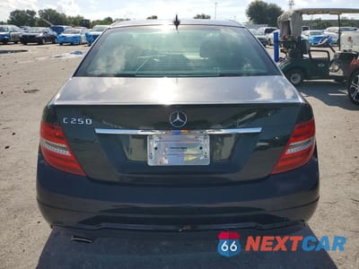 Zdjęcie 6 z 12 samochodu: 2013 MERCEDES-BENZ C 250 VIN:WDDGF4HB5DA797538 - miniatura