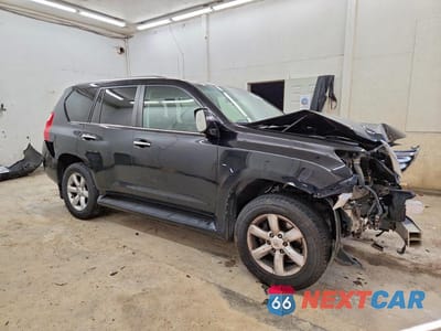 Czwarte zdjęcie samochodu z boku: 2010 LEXUS GX 460 VIN:JTJBM7FX6A5002959 - miniatura