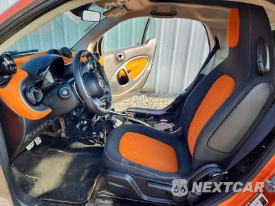 Zdjęcie 7 z 12 samochodu: 2016 SMART FORTWO VIN:WMEFJ5DAXGK060830 - miniatura
