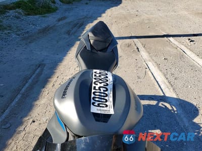 Piąte zdjęcie samochodu w środku: 2026 KAWASAKI ZX636 K VIN:JKBZXJK1XTA015821 - miniatura