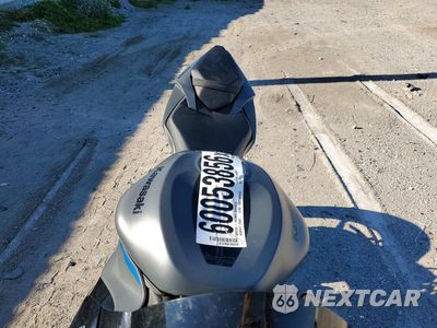 Piąte zdjęcie samochodu w środku: 2026 KAWASAKI ZX636 K VIN:JKBZXJK1XTA015821 - miniatura
