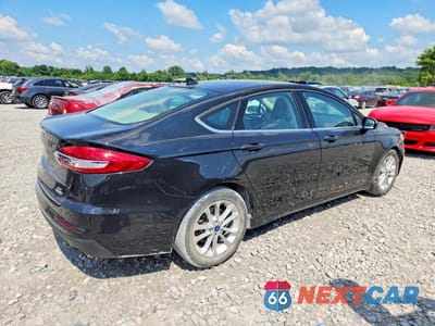 Trzecie zdjęcie samochodu z tyłu: 2020 FORD FUSION SE VIN:3FA6P0HD8LR264719 - miniatura