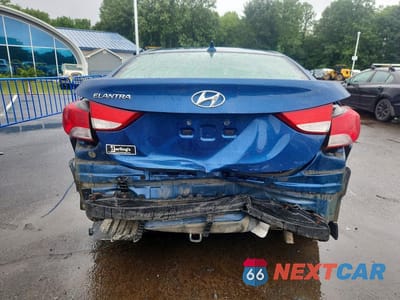 Zdjęcie 6 z 12 samochodu: 2013 HYUNDAI ELANTRA GLS VIN:KMHDH4AE5DU013672 - miniatura