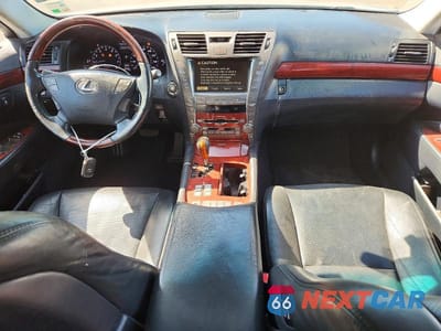 Zdjęcie 8 z 12 samochodu: 2007 LEXUS LS 460L VIN:JTHGL46F675012450 - miniatura