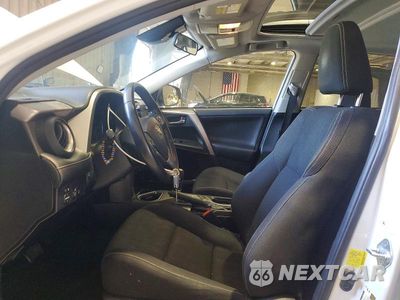 Zdjęcie 7 z 13 samochodu: 2017 TOYOTA RAV4 XLE VIN:JTMRFREV0HD200735 - miniatura