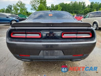 Zdjęcie 6 z 12 samochodu: 2017 DODGE CHALLENGER SXT VIN:2C3CDZAG4HH507867 - miniatura