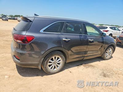 Trzecie zdjęcie samochodu z tyłu: 2019 KIA SORENTO LX VIN:5XYPG4A39KG540647 - miniatura