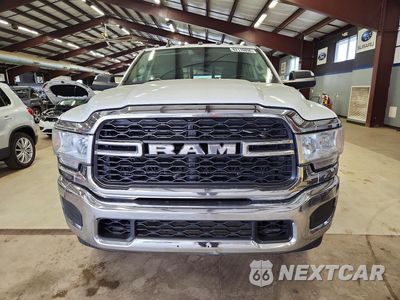 Piąte zdjęcie samochodu w środku: 2020 RAM 2500 TRADESMAN VIN:3C6UR5CJ3LG218014 - miniatura