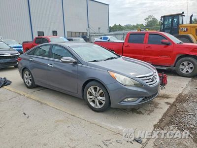 Czwarte zdjęcie samochodu z boku: 2011 HYUNDAI SONATA LIMITED VIN:5NPEC4AC1BH154266 - miniatura