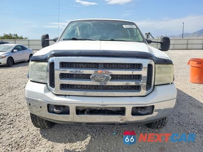 Piąte zdjęcie samochodu w środku: 2005 FORD F250 SUPER DUTY VIN:1FTSW21535EA34604 - miniatura