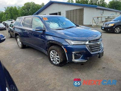 Czwarte zdjęcie samochodu z boku: 2023 CHEVROLET TRAVERSE LS VIN:1GNERFKW7PJ229612 - miniatura