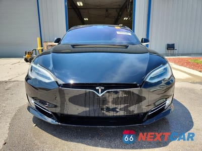 Piąte zdjęcie samochodu w środku: 2018 TESLA MODEL S VIN:5YJSA1E41JF285480 - miniatura