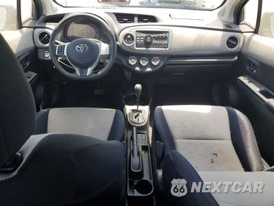 Zdjęcie 8 z 12 samochodu: 2012 TOYOTA YARIS 3-DOOR LE VIN:JTDJTUD37CD507014 - miniatura