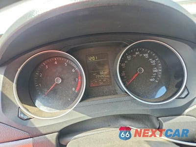 Zdjęcie 9 z 12 samochodu: 2015 VOLKSWAGEN JETTA SE VIN:3VWD17AJXFM251111 - miniatura