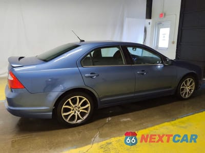Trzecie zdjęcie samochodu z tyłu: 2010 FORD FUSION SE VIN:3FAHP0HGXAR342773 - miniatura