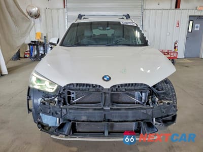 Piąte zdjęcie samochodu w środku: 2016 BMW X1 XDRIVE28I VIN:WBXHT3C30G5E52275 - miniatura