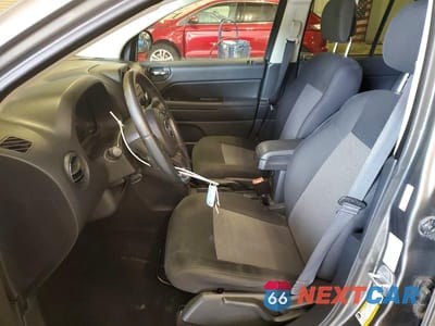 Zdjęcie 7 z 14 samochodu: 2011 JEEP COMPASS SPORT VIN:1J4NF1FBXBD240164 - miniatura