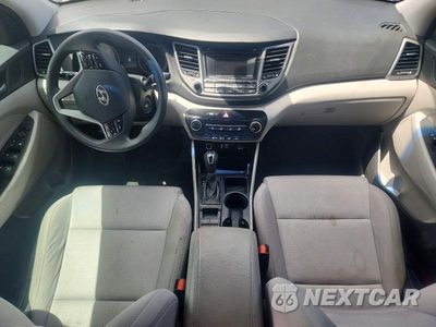 Zdjęcie 8 z 13 samochodu: 2017 HYUNDAI TUCSON SE VIN:KM8J23A46HU388434 - miniatura