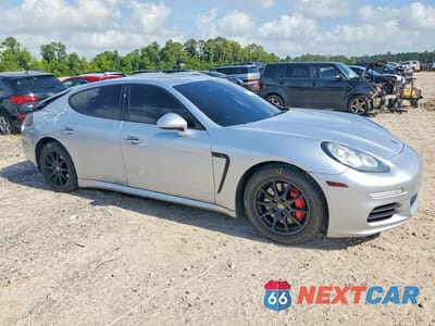 Czwarte zdjęcie samochodu z boku: 2015 PORSCHE PANAMERA 2 VIN:WP0AA2A73FL004012 - miniatura