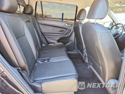 Zdjęcie 11 z 14 samochodu: 2018 VOLKSWAGEN TIGUAN SE VIN:3VV2B7AX1JM132921 - miniatura