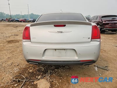 Zdjęcie 6 z 12 samochodu: 2019 CHRYSLER 300 S VIN:2C3CCAGGXKH573438 - miniatura