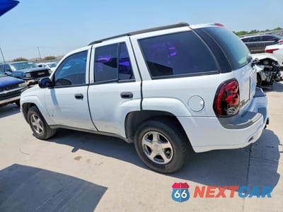 Drugie zdjęcie samochodu z przodu: 2004 CHEVROLET TRAILBLAZER LS/LT VIN:1GNDS13S042130330 - miniatura