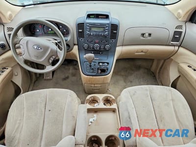 Zdjęcie 8 z 13 samochodu: 2007 KIA SEDONA BASE VIN:KNDMB233X76110834 - miniatura