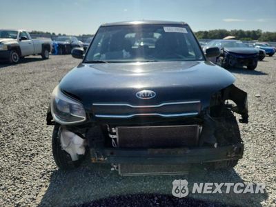 Piąte zdjęcie samochodu w środku: 2017 KIA SOUL BASE VIN:KNDJN2A27H7425381 - miniatura