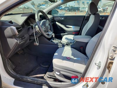 Zdjęcie 7 z 12 samochodu: 2021 HYUNDAI IONIQ SE VIN:KMHC65LD3MU254996 - miniatura