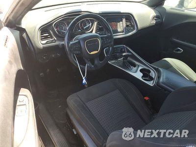 Zdjęcie 8 z 12 samochodu: 2016 DODGE CHALLENGER SXT VIN:2C3CDZAG5GH113616 - miniatura