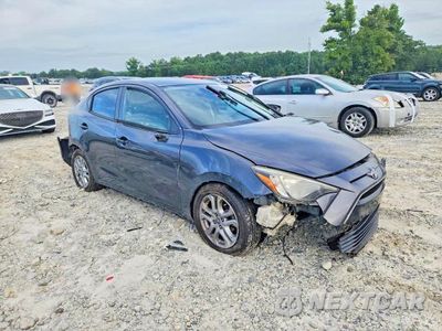 Czwarte zdjęcie samochodu z boku: 2018 TOYOTA YARIS IA BASE VIN:3MYDLBYV8JY308739 - miniatura