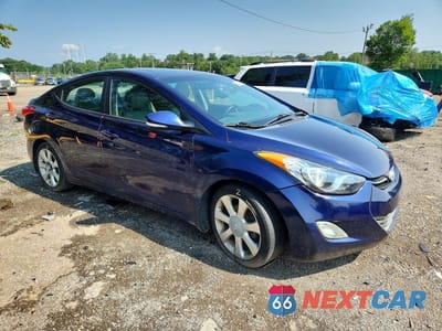 Czwarte zdjęcie samochodu z boku: 2013 HYUNDAI ELANTRA LIMITED VIN:5NPDH4AE6DH280169 - miniatura