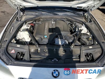 Zdjęcie 11 z 12 samochodu: 2014 BMW 535 XI VIN:WBA5B3C5XED538937 - miniatura