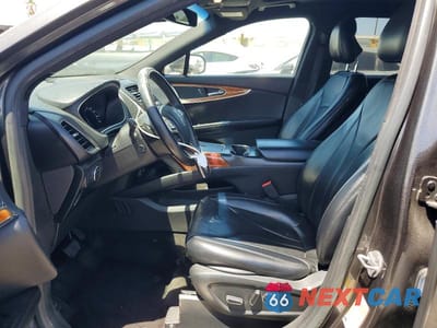 Zdjęcie 7 z 14 samochodu: 2018 LINCOLN MKX RESERVE VIN:2LMPJ8LR3JBL29246 - miniatura
